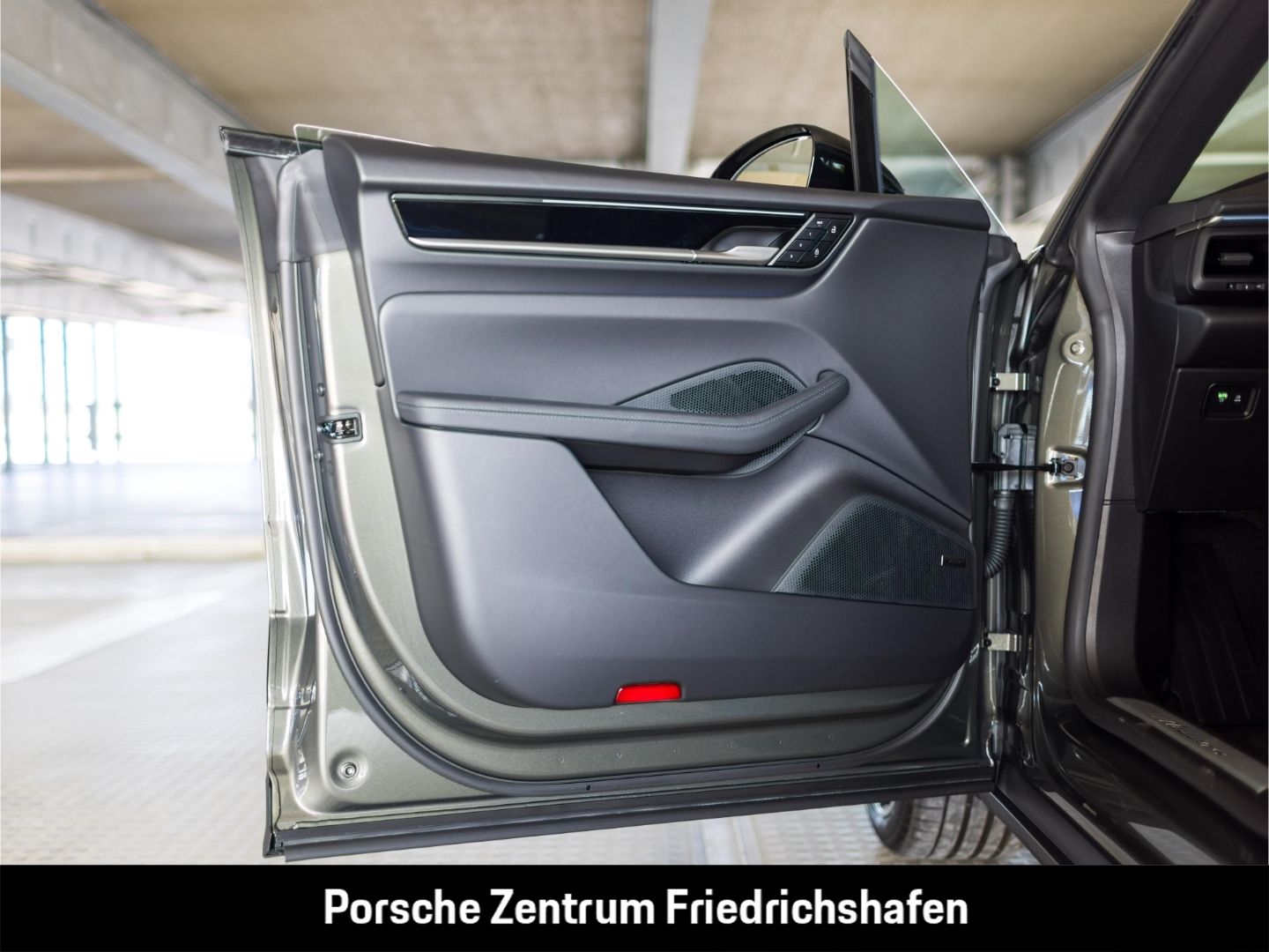 Porsche Macan 4 Hinterachslenkung InnoDrive Head-Up