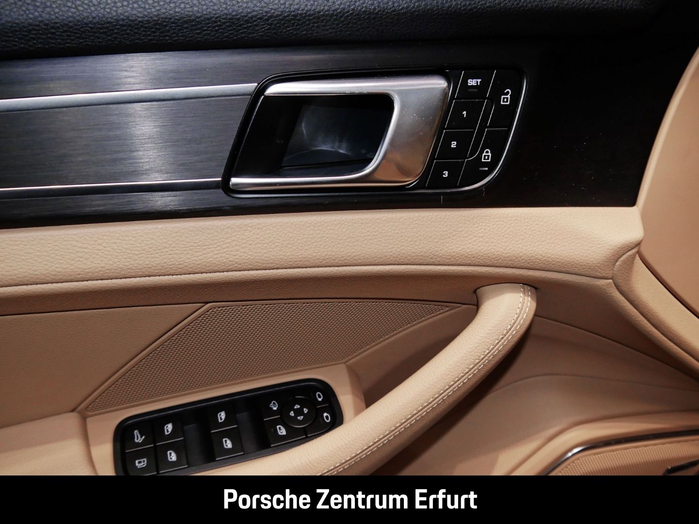 Porsche Panamera 4 E-Hybrid ST Platinum Edition