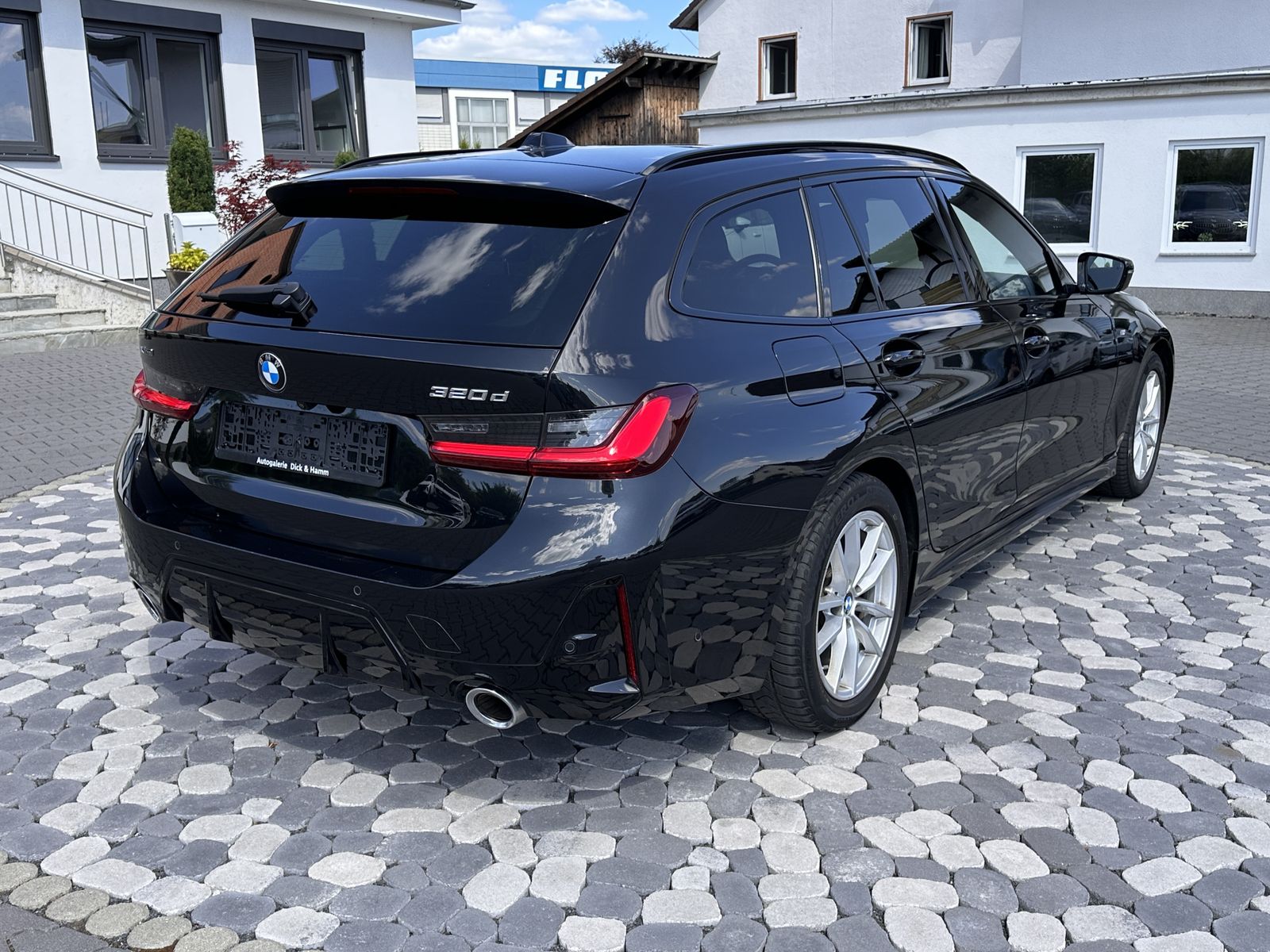 BMW 320 d xDrive M Sport - Samsaru's Car Outlet