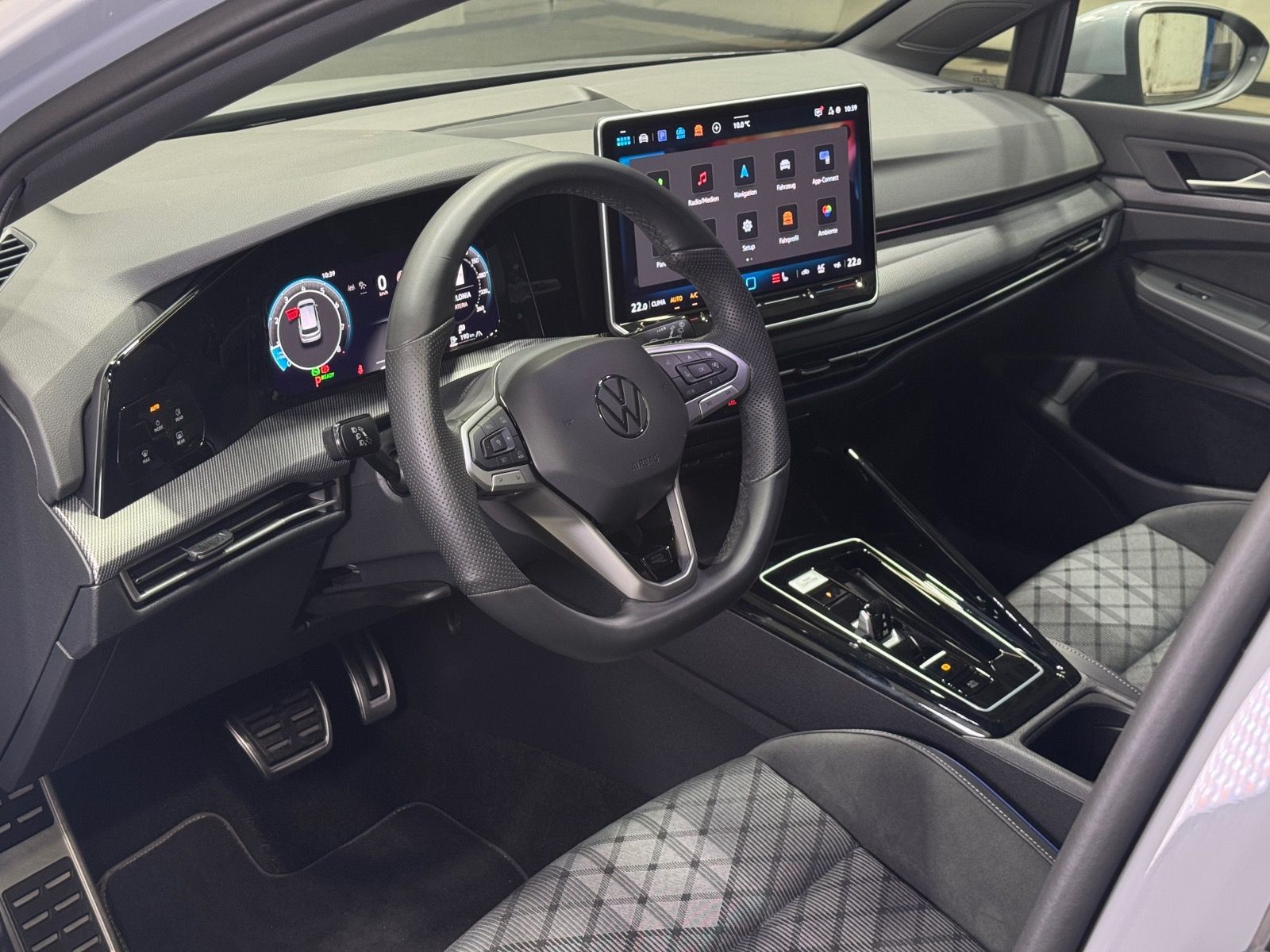 Volkswagen Golf R-Line 1.5 eTSI DSG | LED NAVI 360°KAMERA