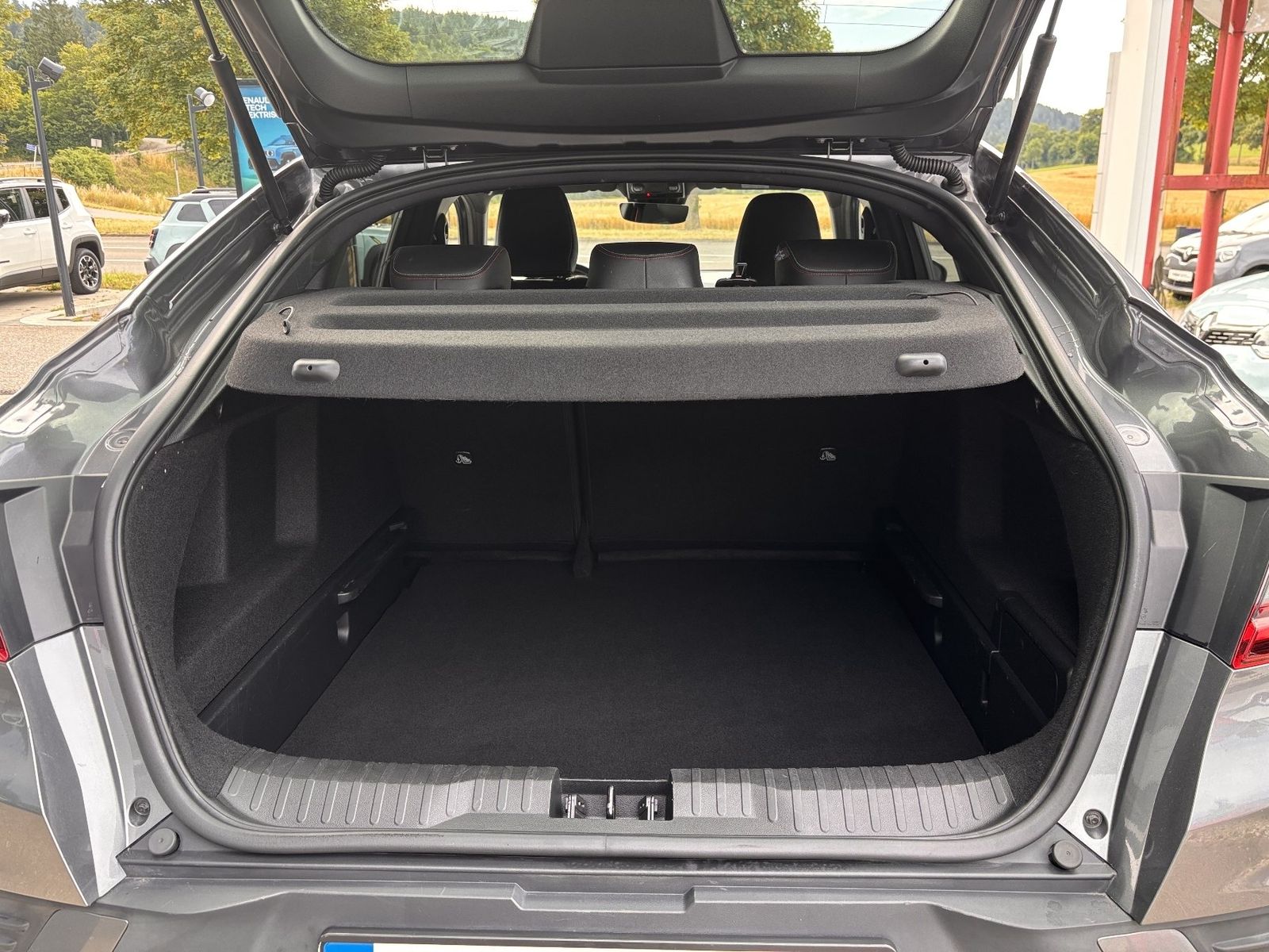 Renault Arkana 1.6 E-TECH Hybrid R.S. Line - Samsaru's Car Outlet