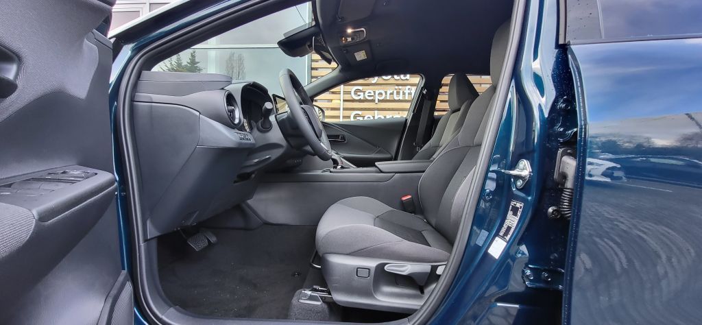 Toyota C-HR 1.8 Hybrid - Samsaru's Car Outlet