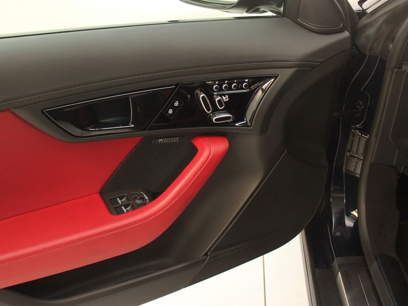Jaguar F-Type Coupe P575 AWD UPE 174.820 Aut. ZP Editio