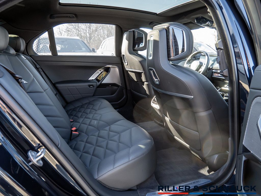 BMW 740d xDrive M-Sport STANDHZG+PANO-SKY+B&W