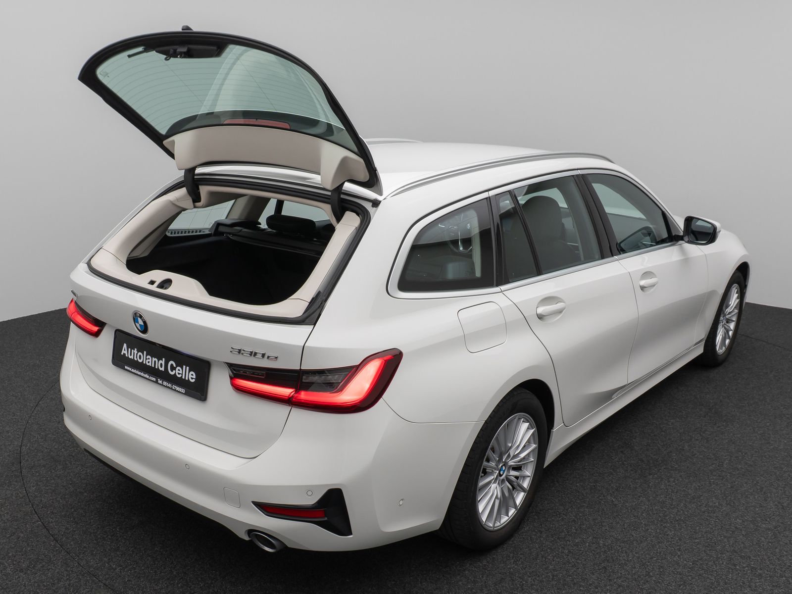 BMW 330e xD Sport Line - Samsaru's Car Outlet