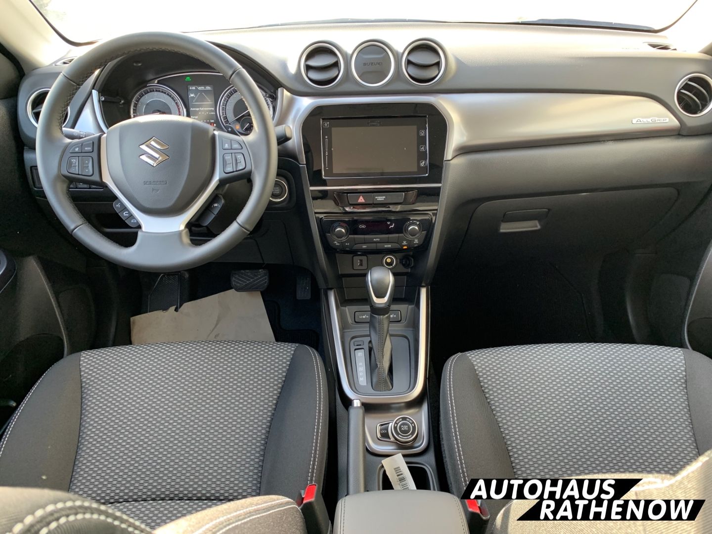 Suzuki Vitara 1.5 Hybrid Comfort Allrad - Samsaru's Car Outlet
