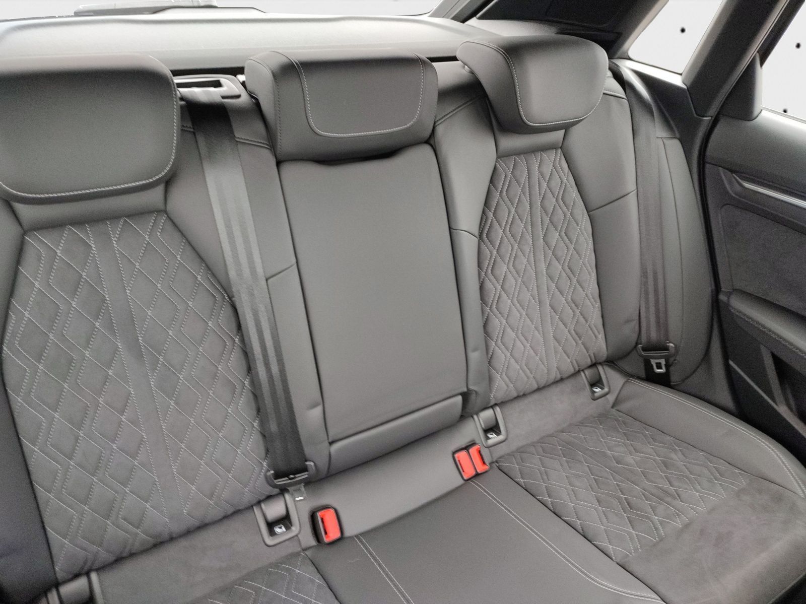 Audi A3 Sportback TFSI e S line - Samsaru's Car Outlet