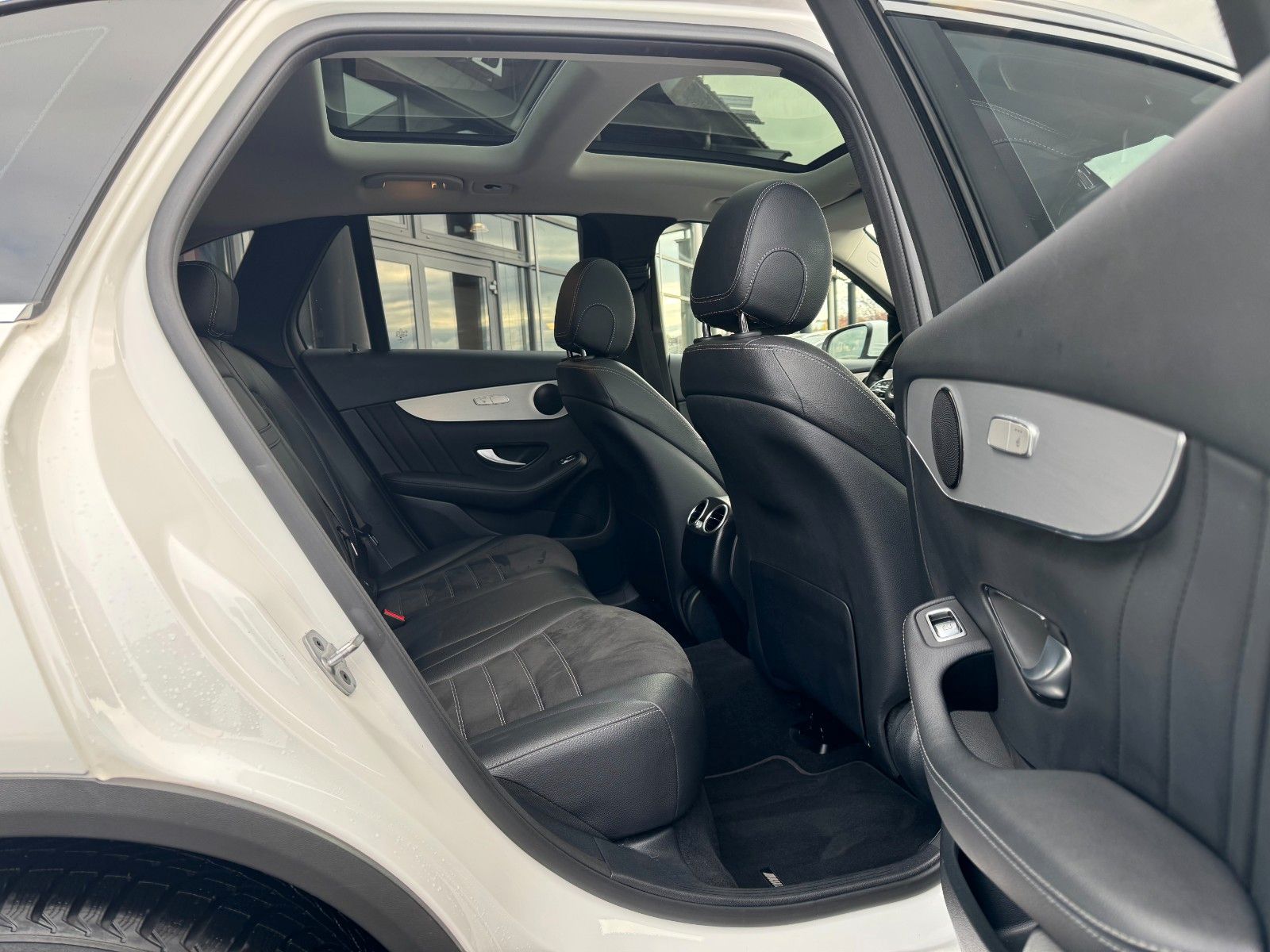 Mercedes-Benz GLC 200 4M AMG+Pano+Distr+StandH+AHK+360+HUD