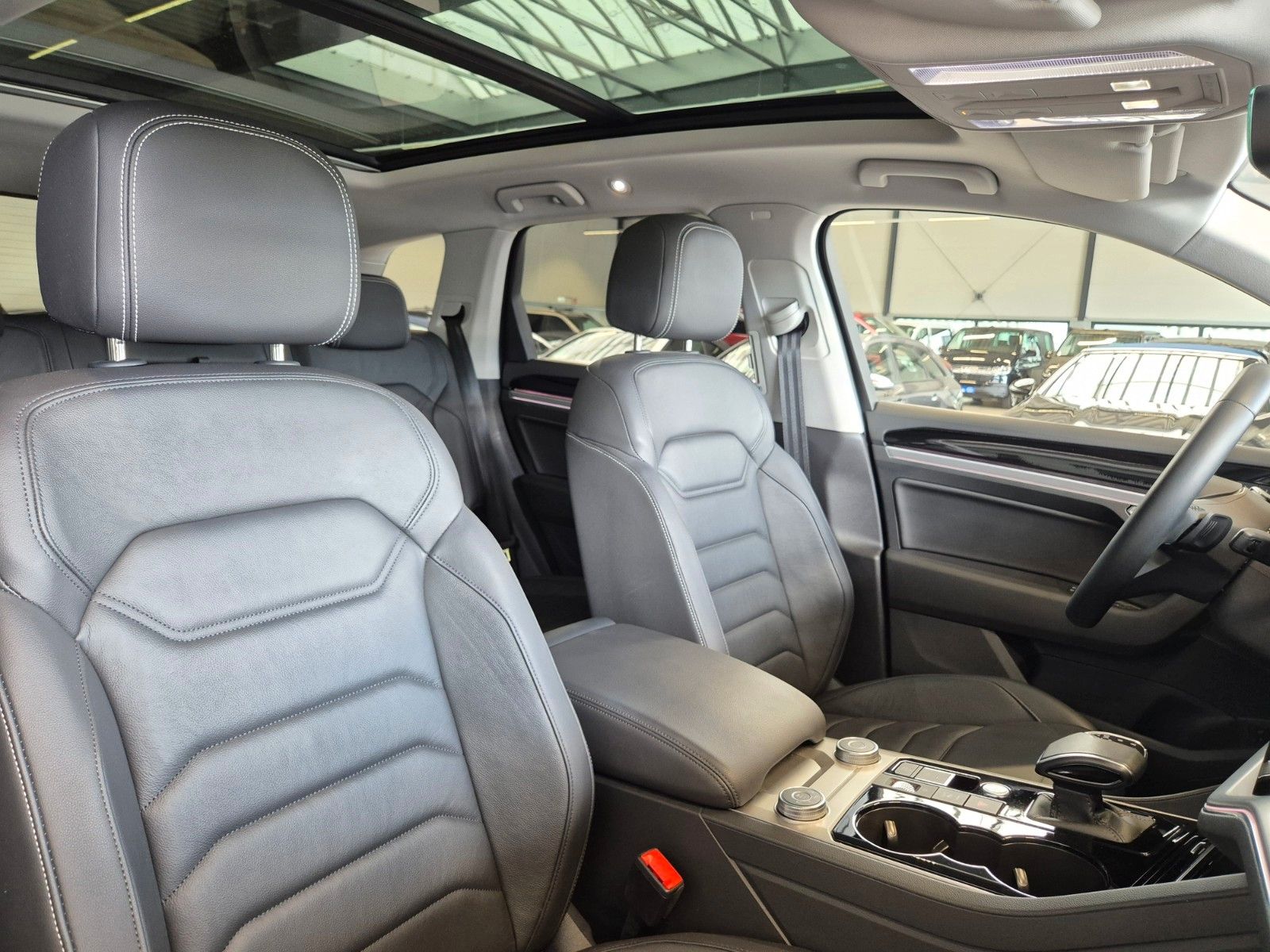Volkswagen TOUAREG 3.0TSI ELEGANCE 4M eHYBRID - Samsaru's Car Outlet