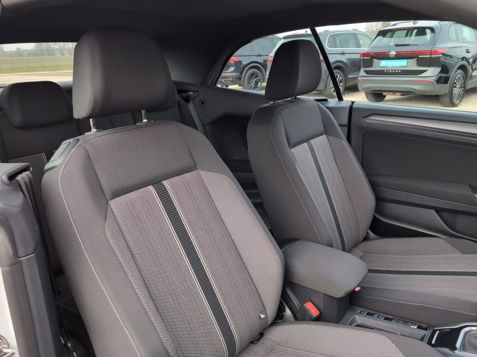Volkswagen T-Roc 1.5 TSI Style DSG - Samsaru's Car Outlet