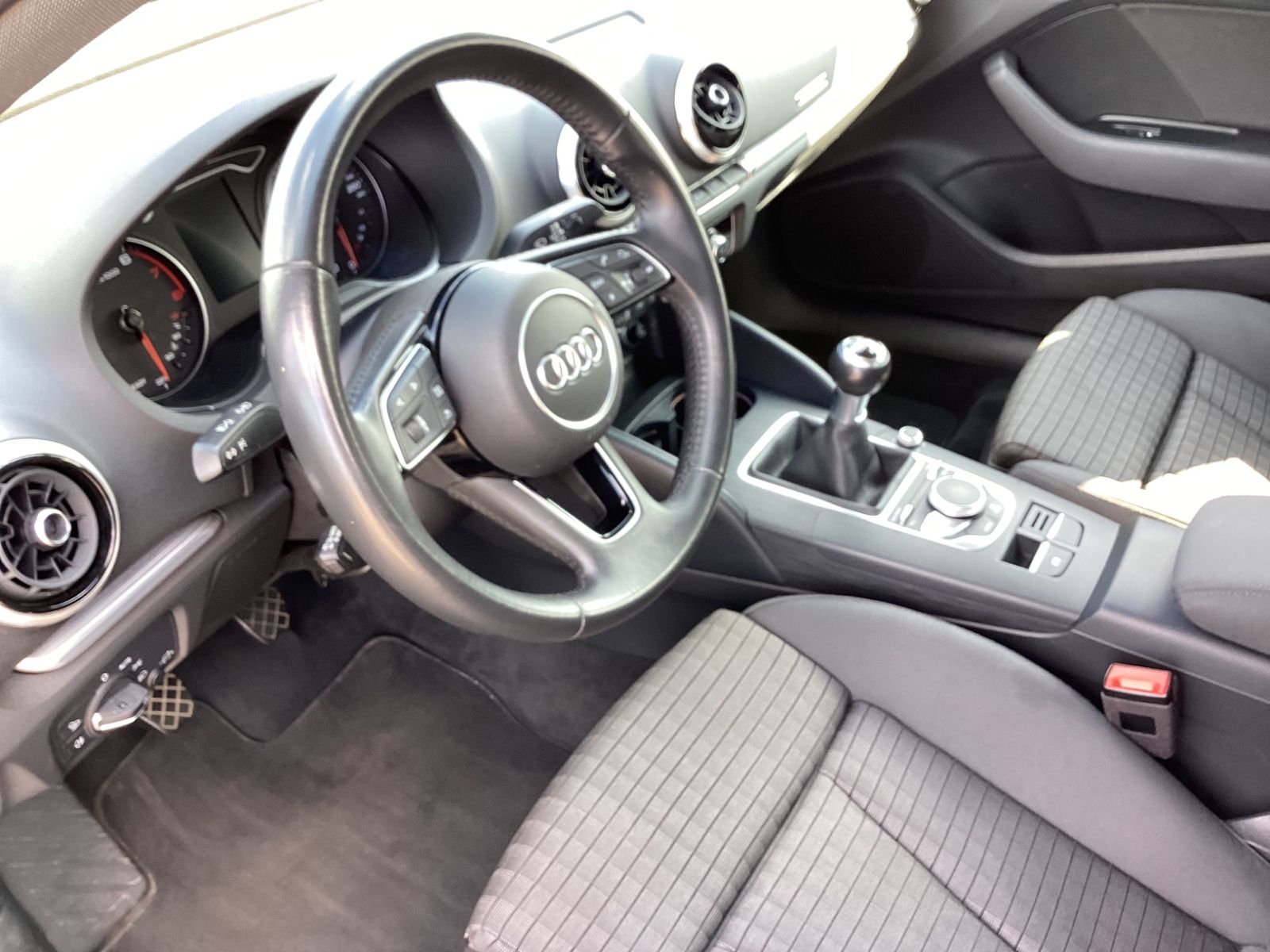 Audi A3 Limousine 35 TFSI sport - Samsaru's Car Outlet