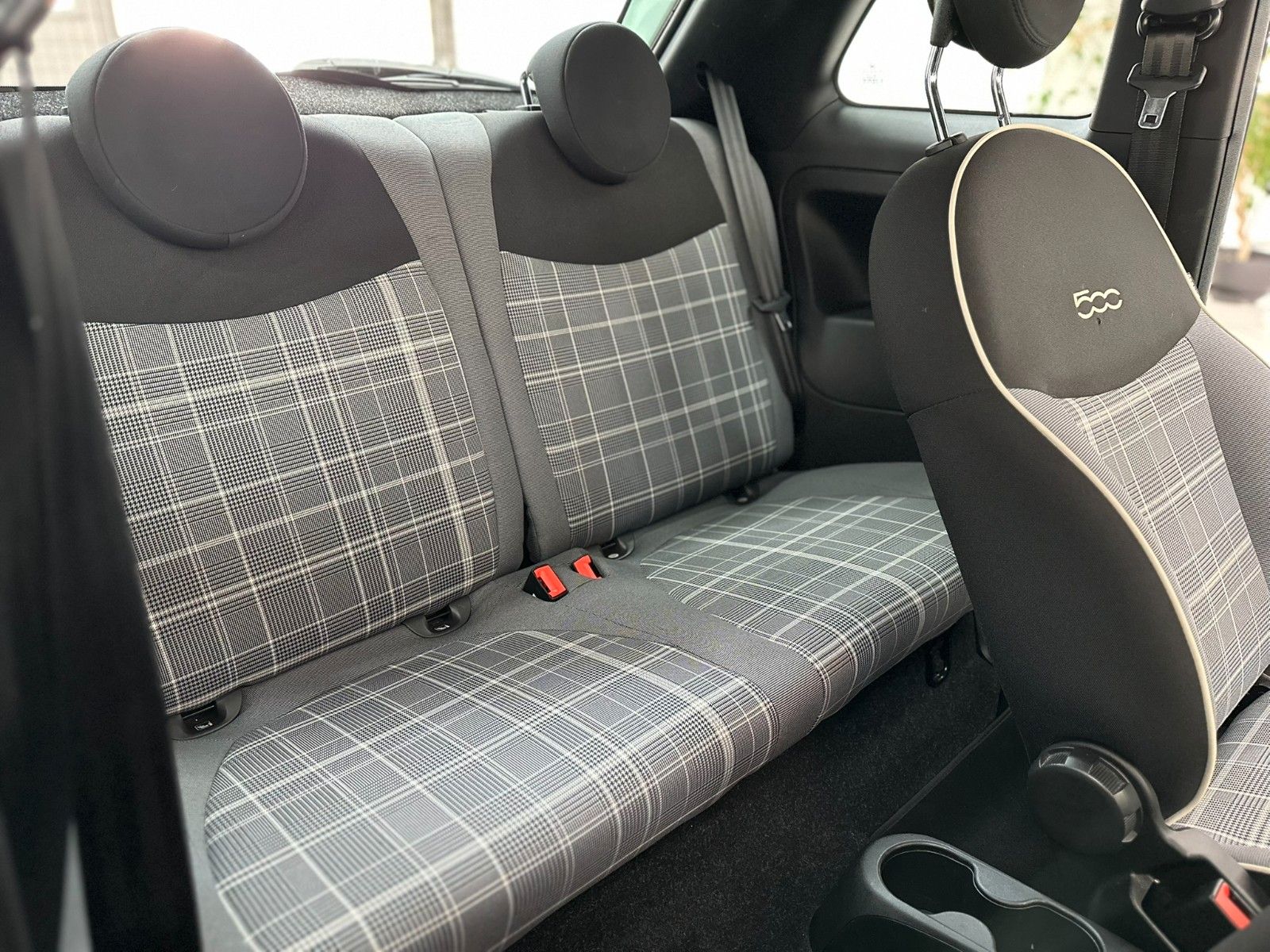 Fiat 500 Lounge - Samsaru's Car Outlet