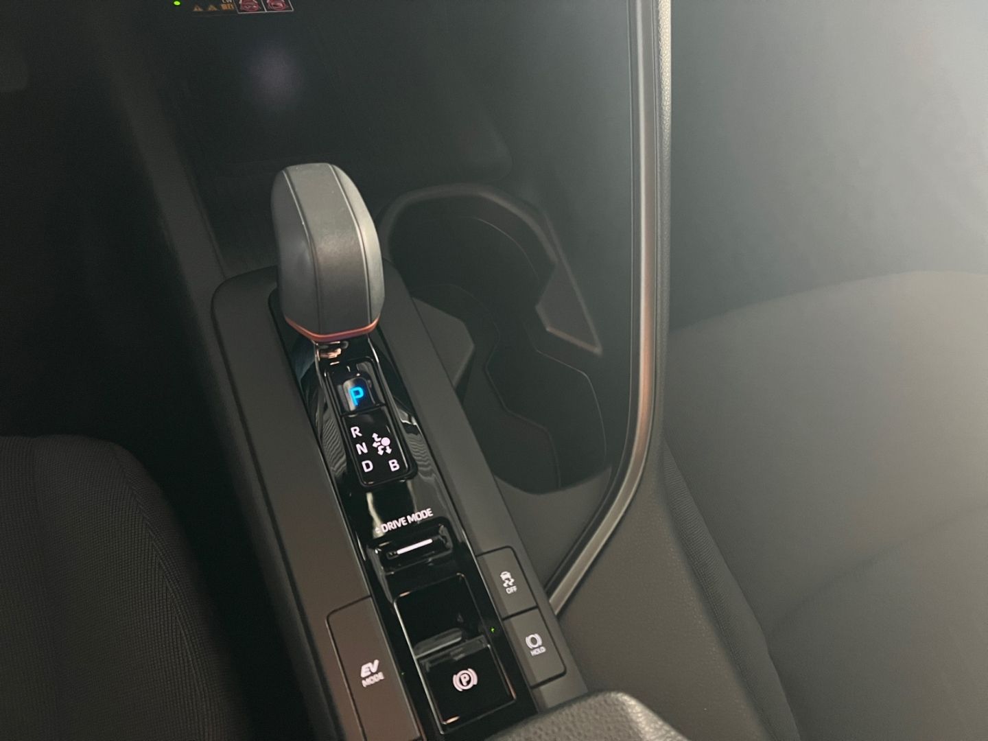 Toyota C-HR 1.8 Hybrid Team D *LED*el. Heck*SHZ*CAM*ACC