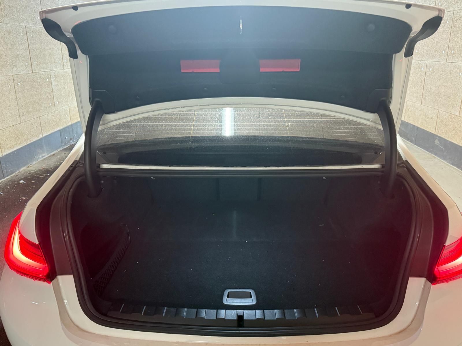 BMW 320e lim Advantage - Samsaru's Car Outlet
