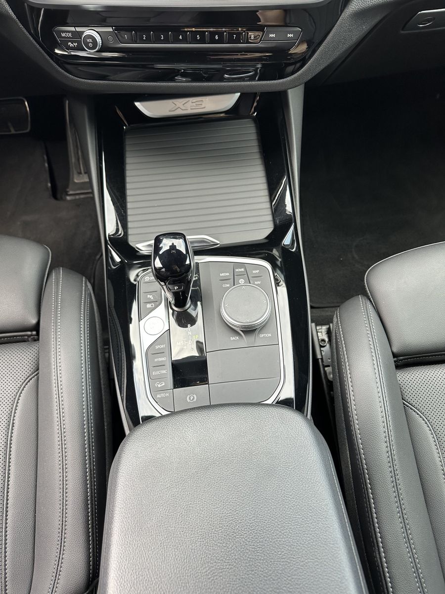BMW X3 xDrive30e M-Sport NAV+LED+AHK+KAMERA+19ZO+1HD