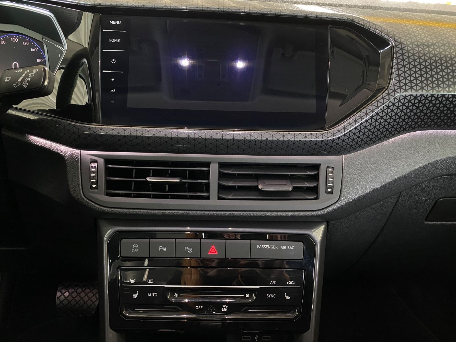 Volkswagen T-Cross Style - Samsaru's Car Outlet