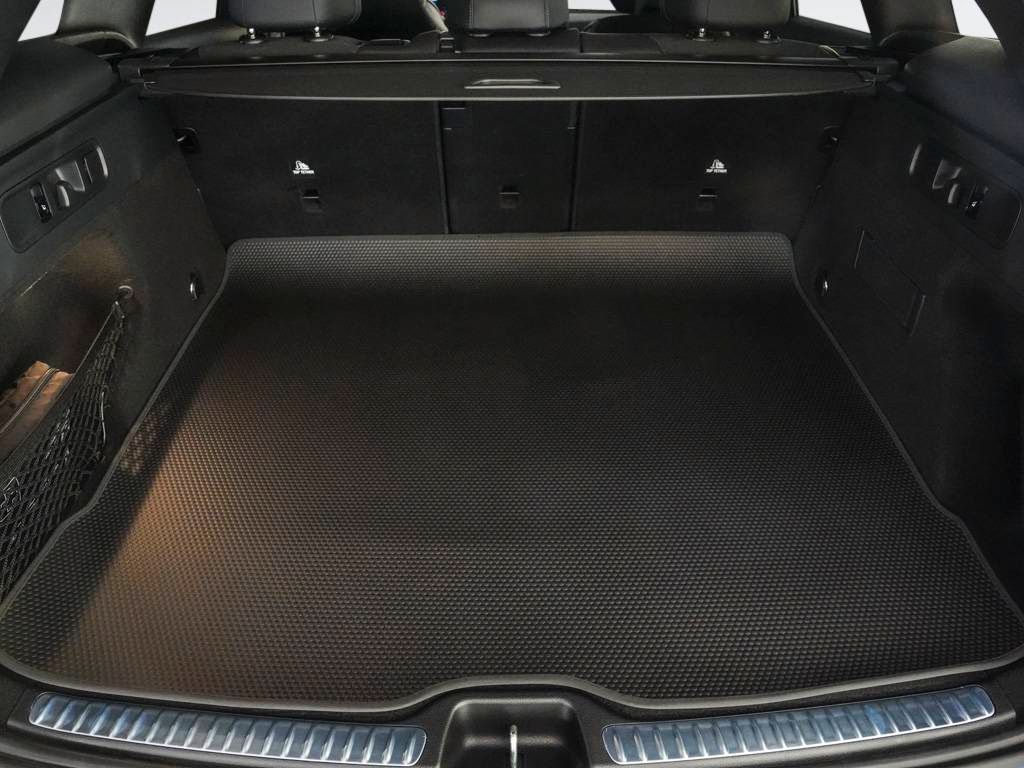 Mercedes-Benz GLC 200 AMG-DISTRONIC-PANO-AHK-MEMORY-UVP 74.200