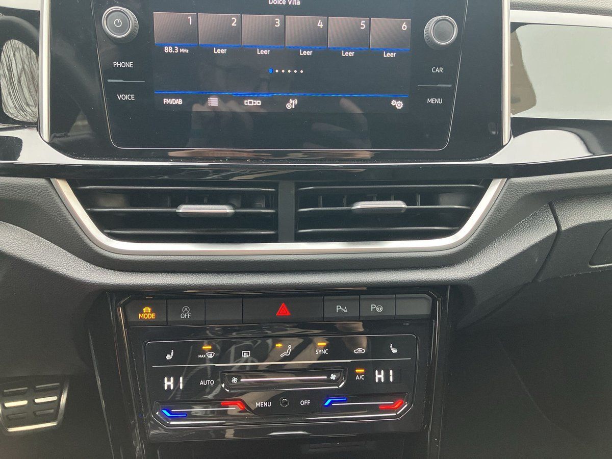 Volkswagen T-Roc R-Line 2.0 TDI DSG - Samsaru's Car Outlet