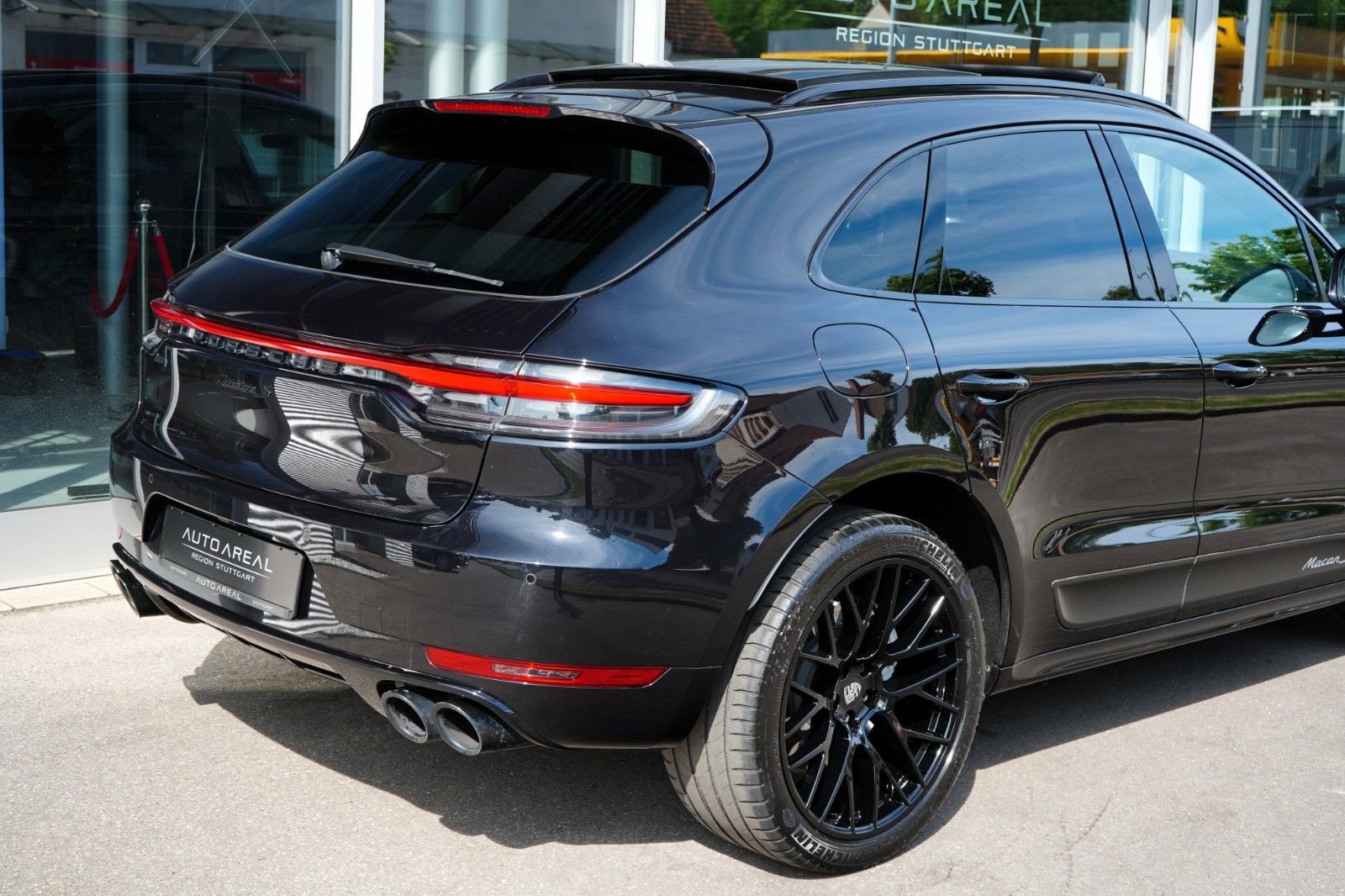 Porsche Macan S - Samsaru's Car Outlet