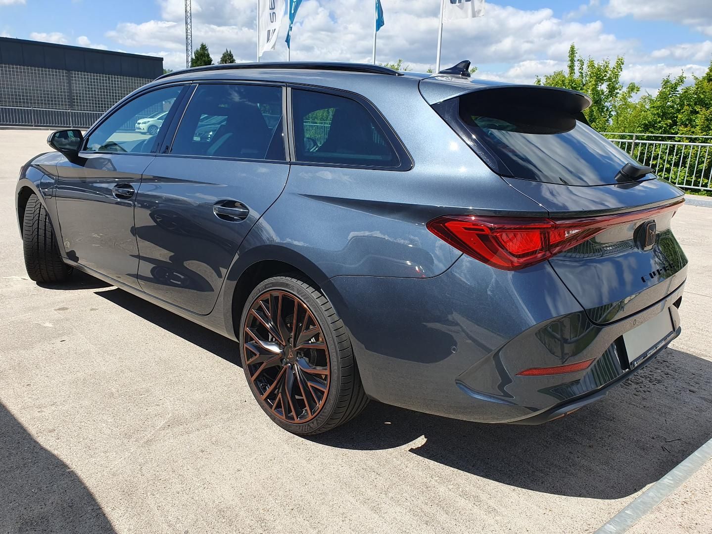 Cupra Leon Sportstourer 1.4 e-hybrid - Samsaru's Car Outlet