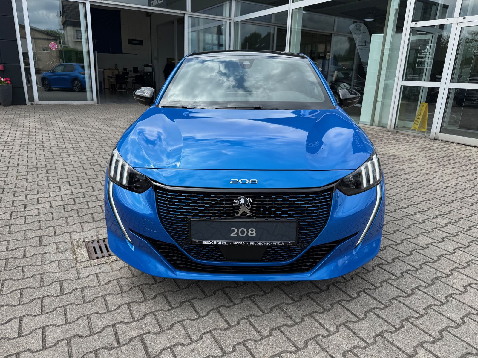 Peugeot 208 e- GT - Samsaru's Car Outlet