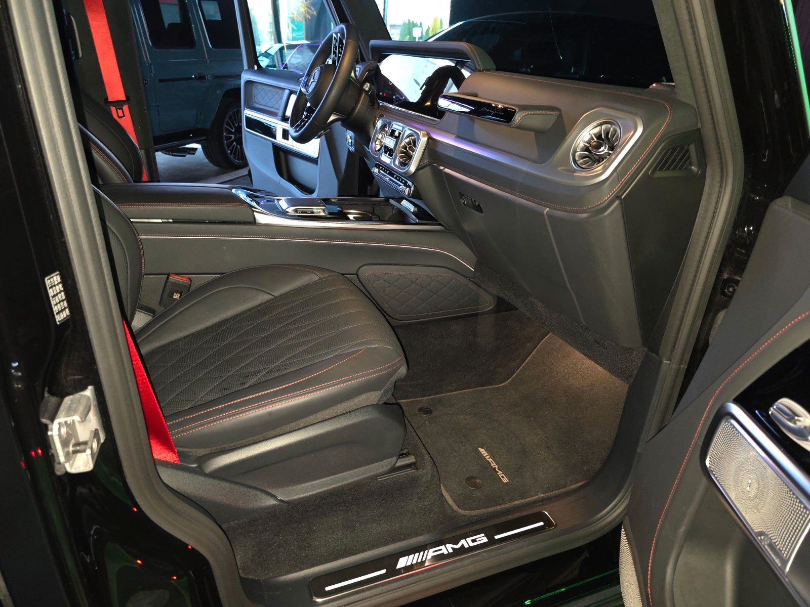 Mercedes-Benz G 63 AMG - Samsaru's Car Outlet