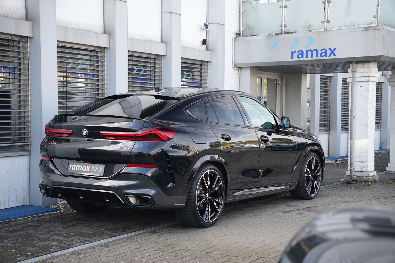 BMW X6 xDrive30d M SPORT PRO - Samsaru's Car Outlet