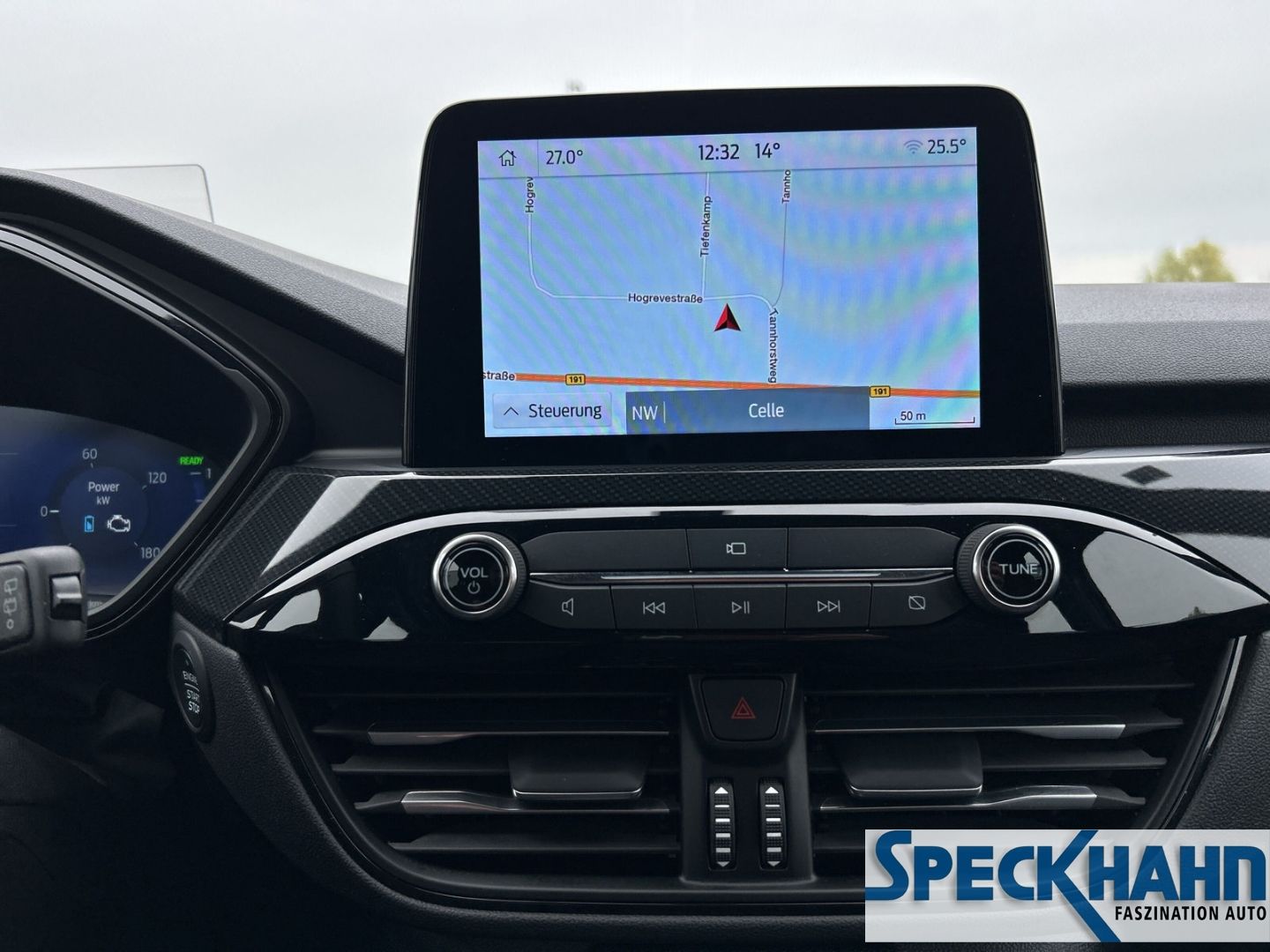 Ford Kuga Plug-In Hybrid ST-Line - Samsaru's Car Outlet