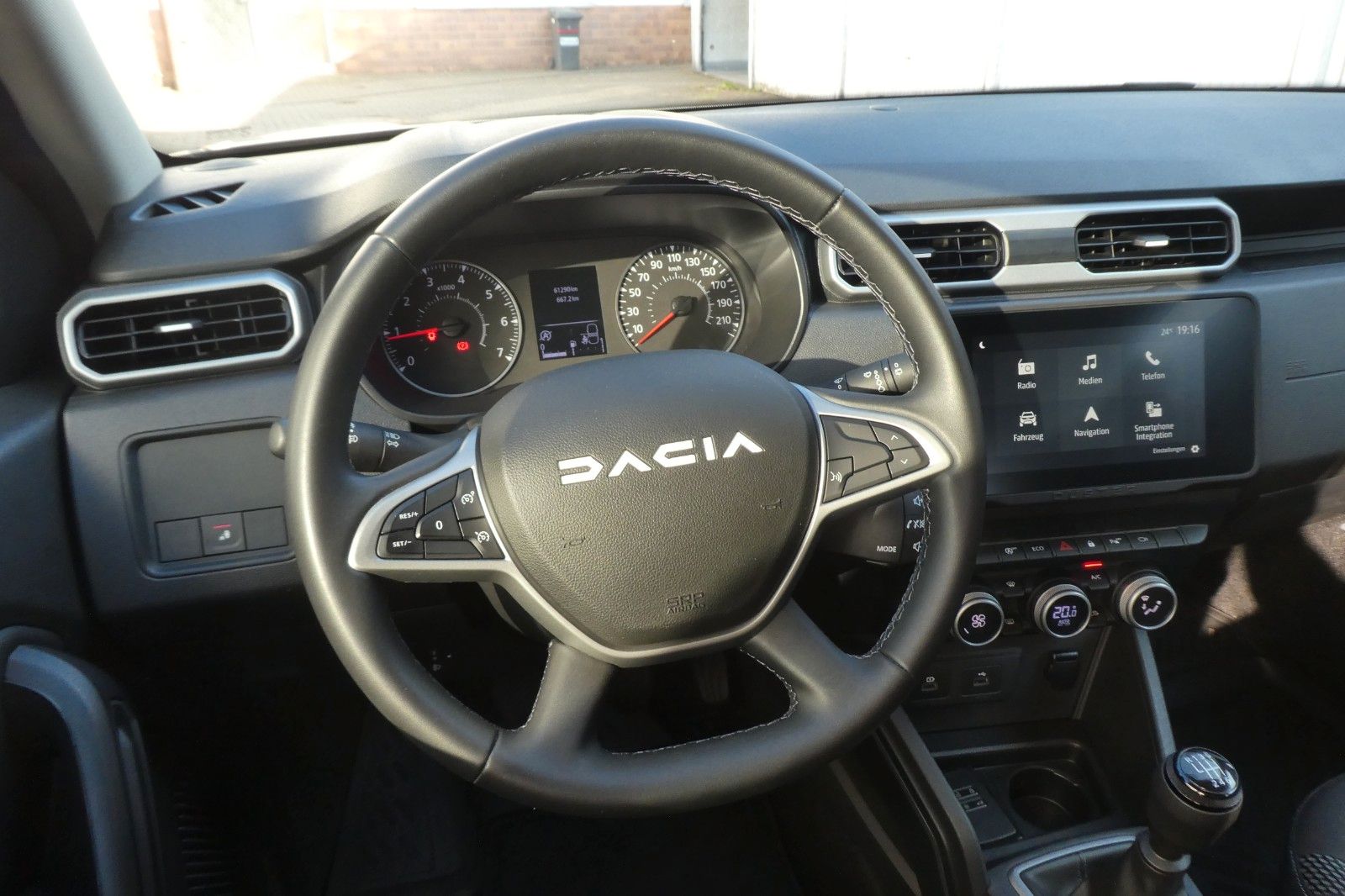Dacia Duster TCe 130 Journey+ - Samsaru's Car Outlet
