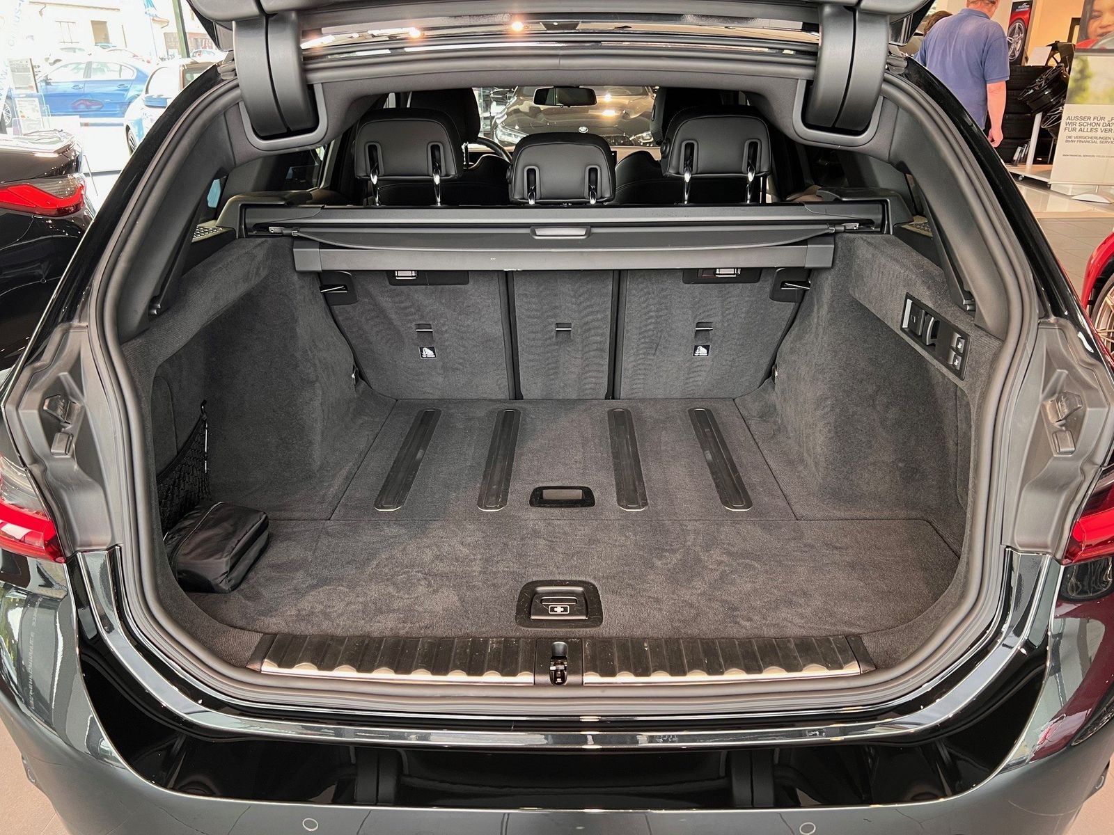 BMW 320d xDrive M Sport - Samsaru's Car Outlet