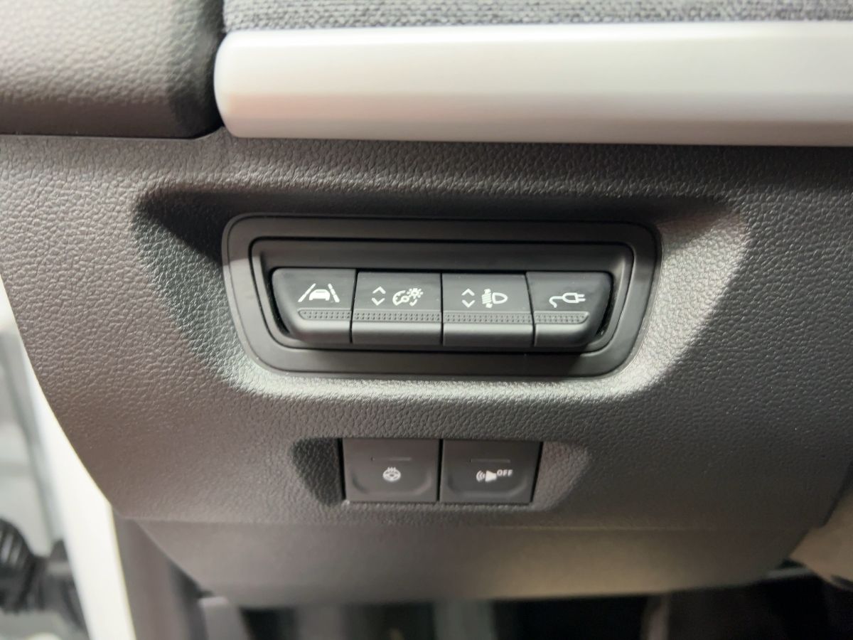 Renault ZOE EXPERIENCE R135 50kWh - Samsaru's Car Outlet