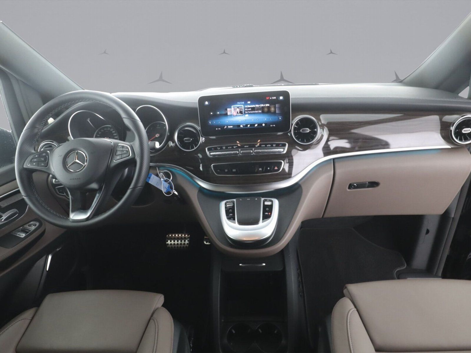 Mercedes-Benz V 300 d AVANTGARDE ED LANG - Samsaru's Car Outlet