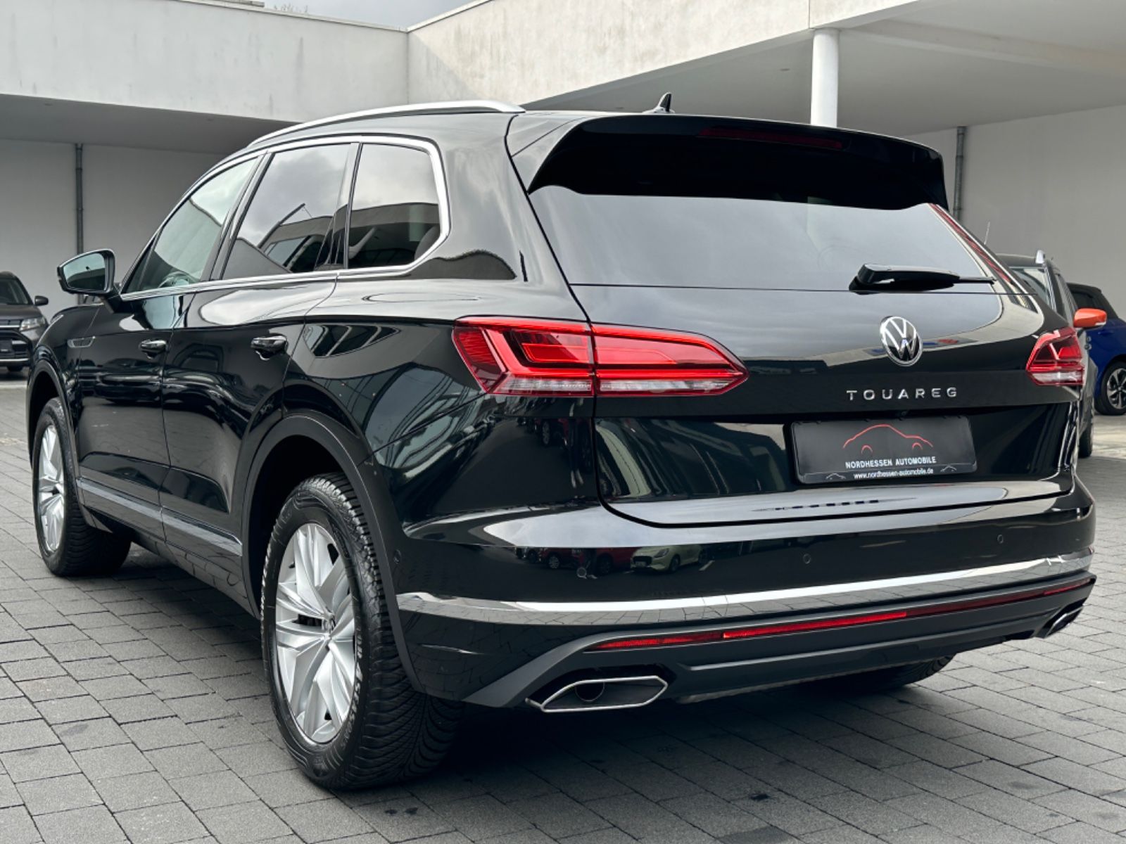 Volkswagen Touareg 3.0 TDI 4M Elegance - Samsaru's Car Outlet