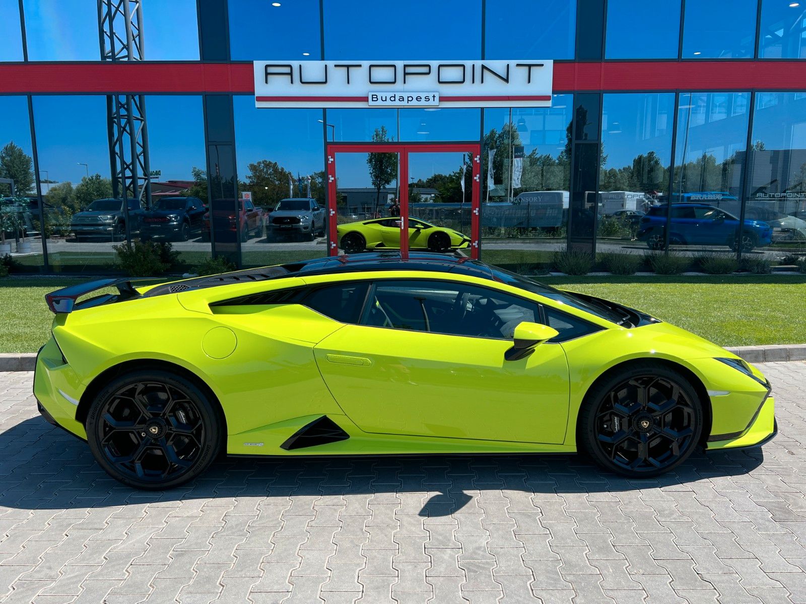 Lamborghini Huracán Tecnica - Samsaru's Car Outlet