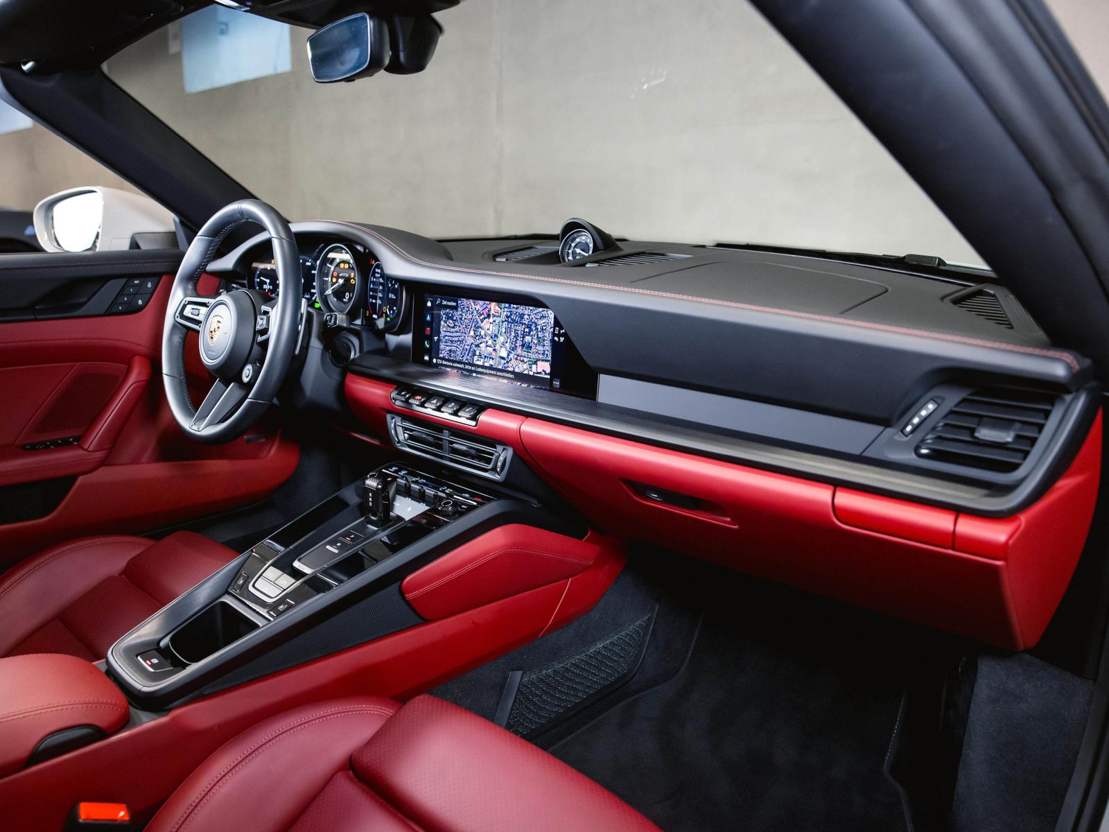 Porsche 911 Carrera 4 GTS Liftsystem BOSE Sportsitze