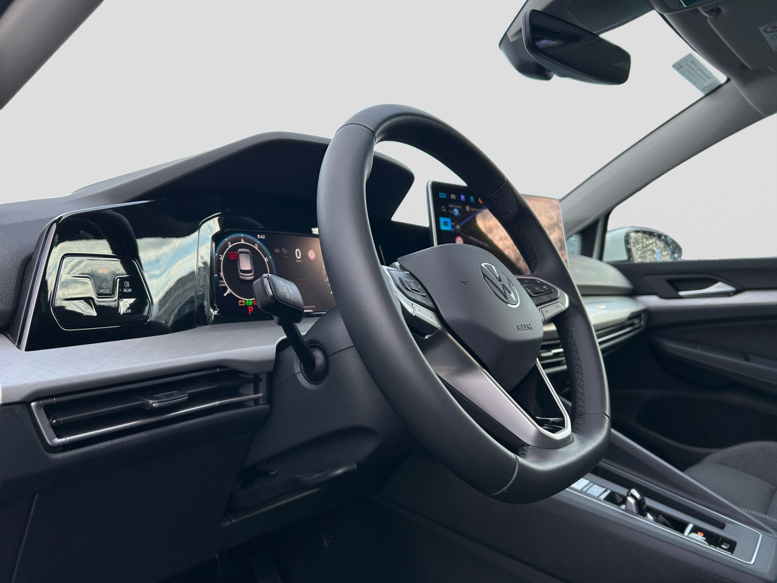 Volkswagen Golf VIII 1.5eTSI DSG Life 360° AHK HuD Standhei