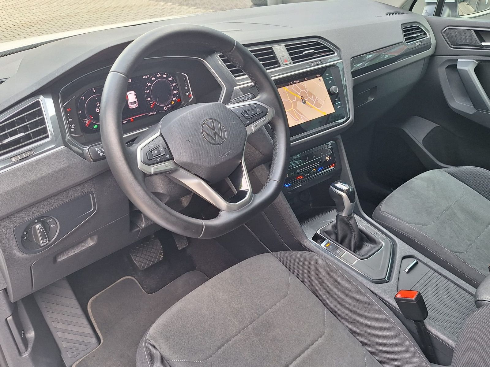 Volkswagen Tiguan 2.0 TDI United DSG - Samsaru's Car Outlet