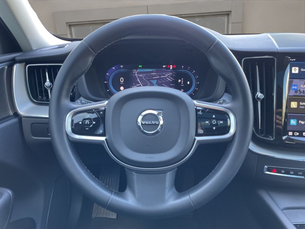 Volvo XC60 B5 AWD Ultimate Dark AHK LED NAVI 20LM HuD