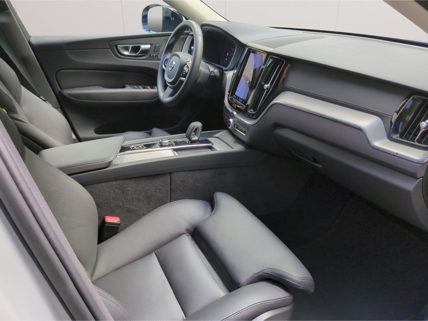 Volvo XC60 B4 AWD Ultimate Dark *Luft*AHK*SH*BLIS*360*