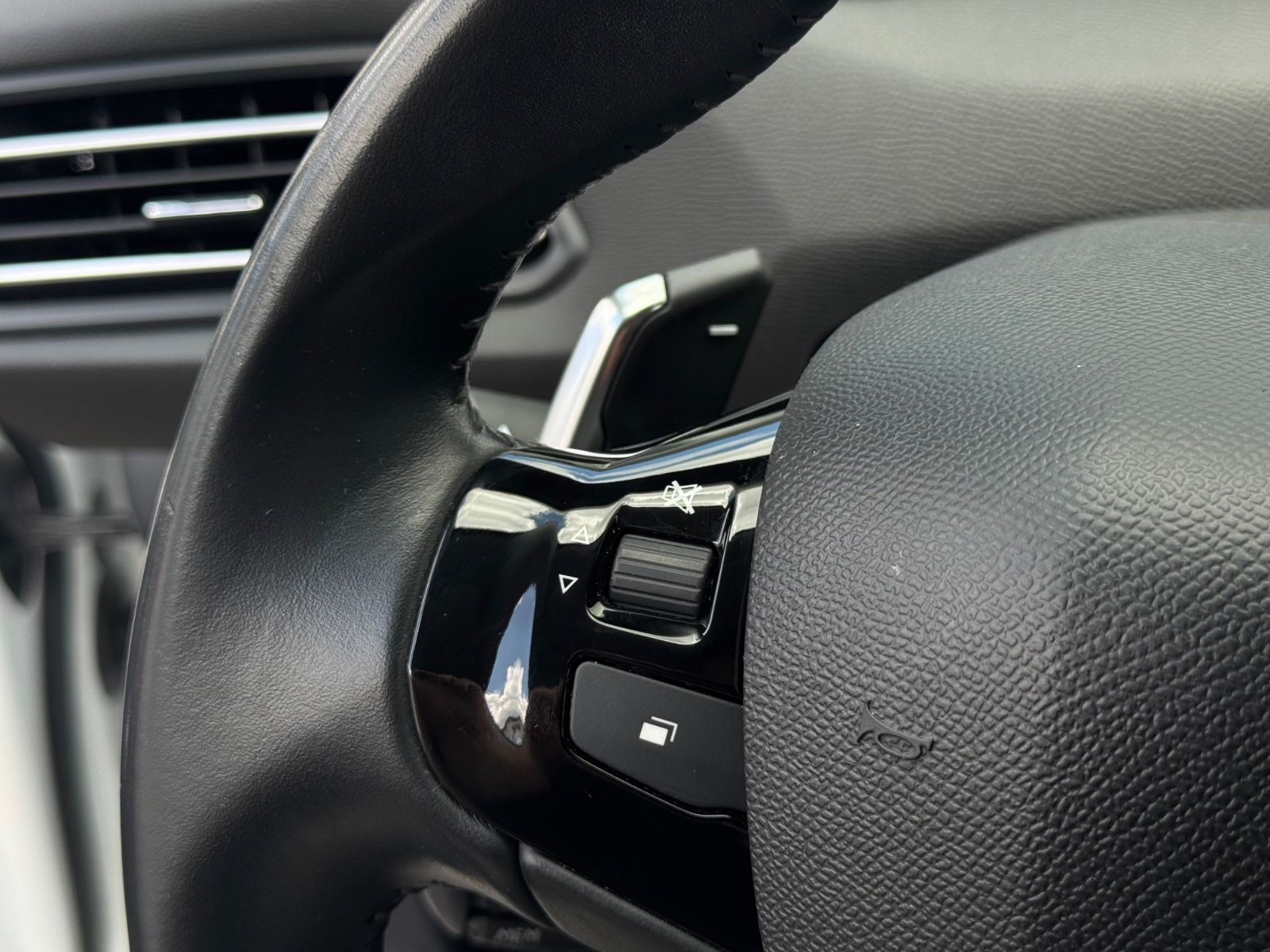 Peugeot 308 Active Pack - Samsaru's Car Outlet