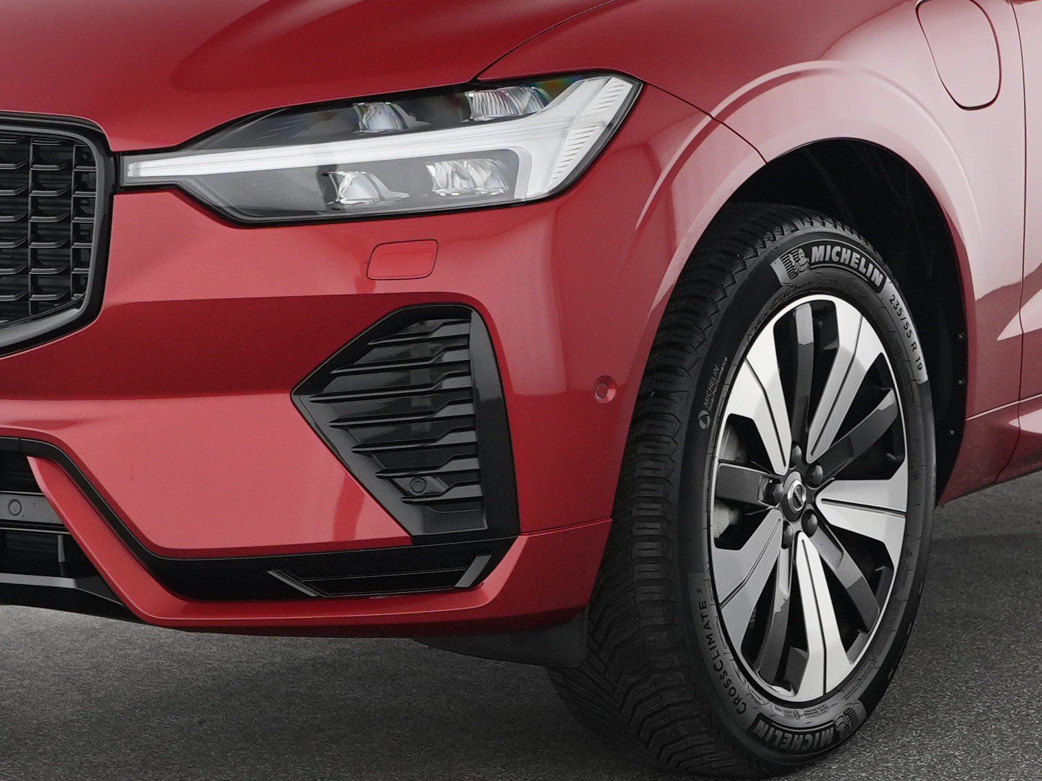 Volvo XC60 T8 Recharge AWD Geartronic Plus Dark