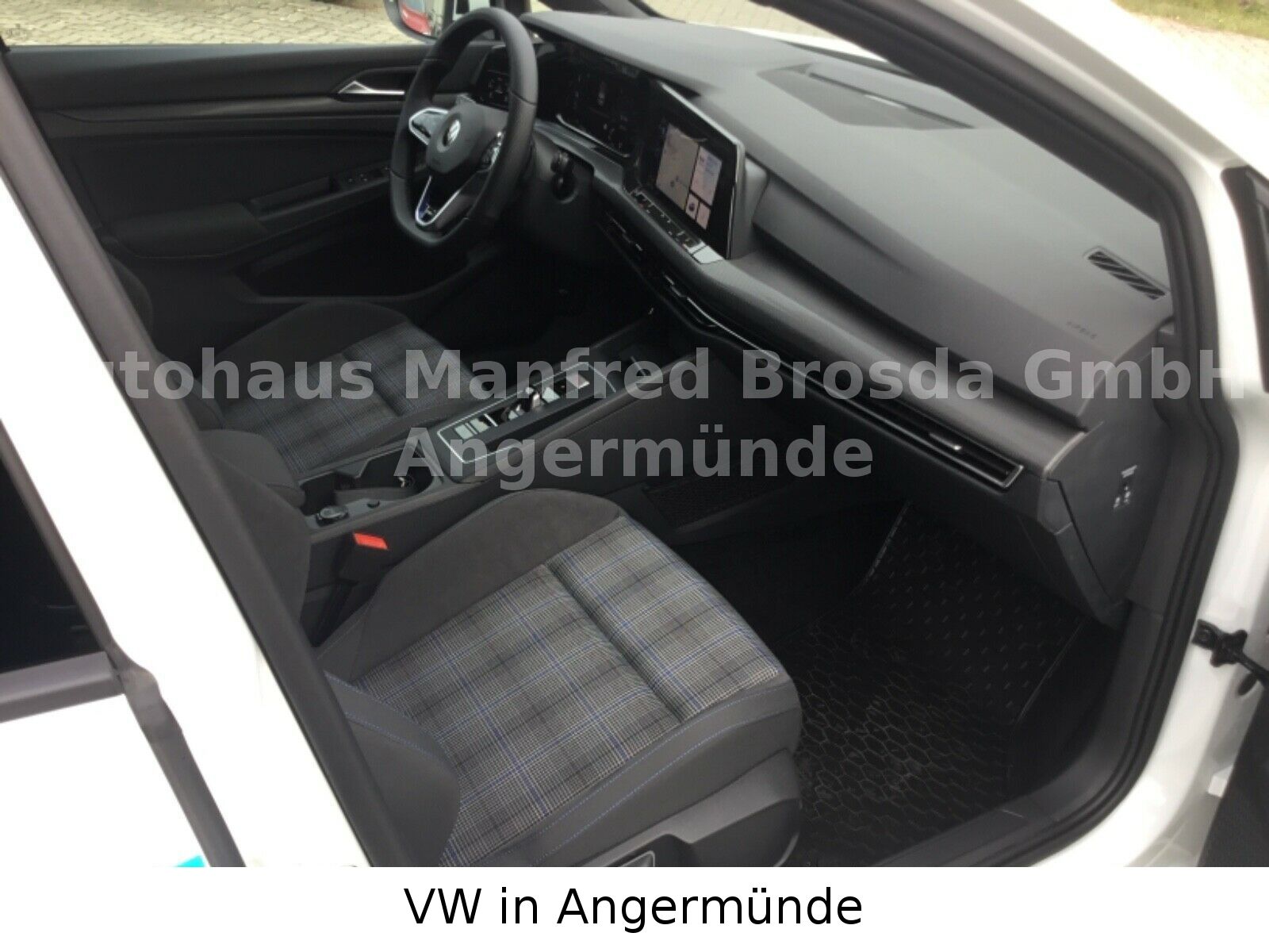 Volkswagen Golf VIII GTE eHybrid - Samsaru's Car Outlet