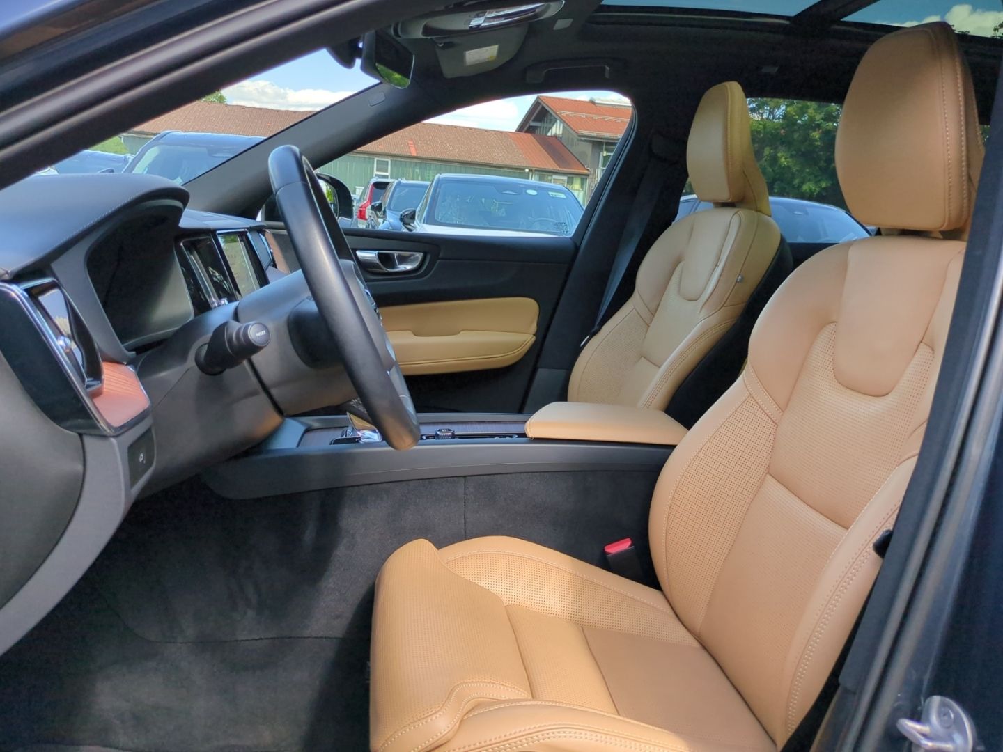 Volvo XC60 Ultimate Dark AWD HUD AD StandHZG Luftfeder
