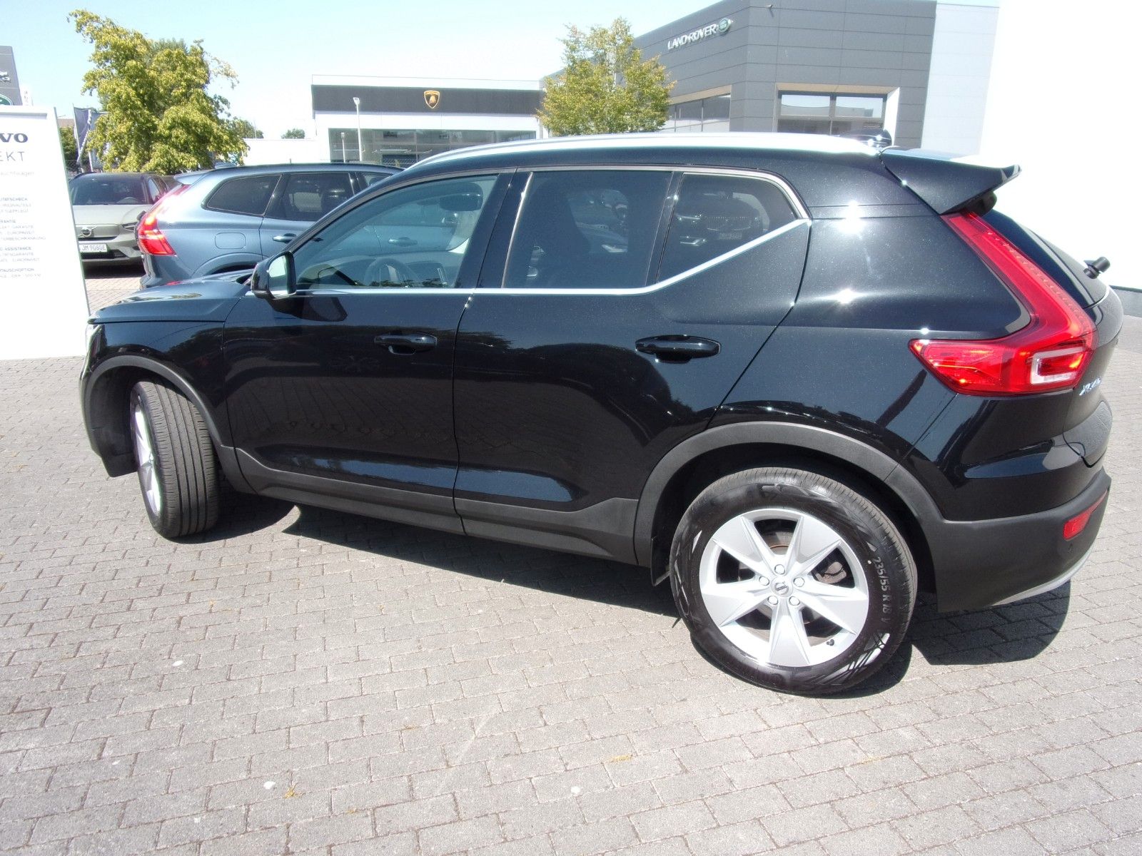 Volvo XC 40 B4 Plus Bright - Samsaru's Car Outlet