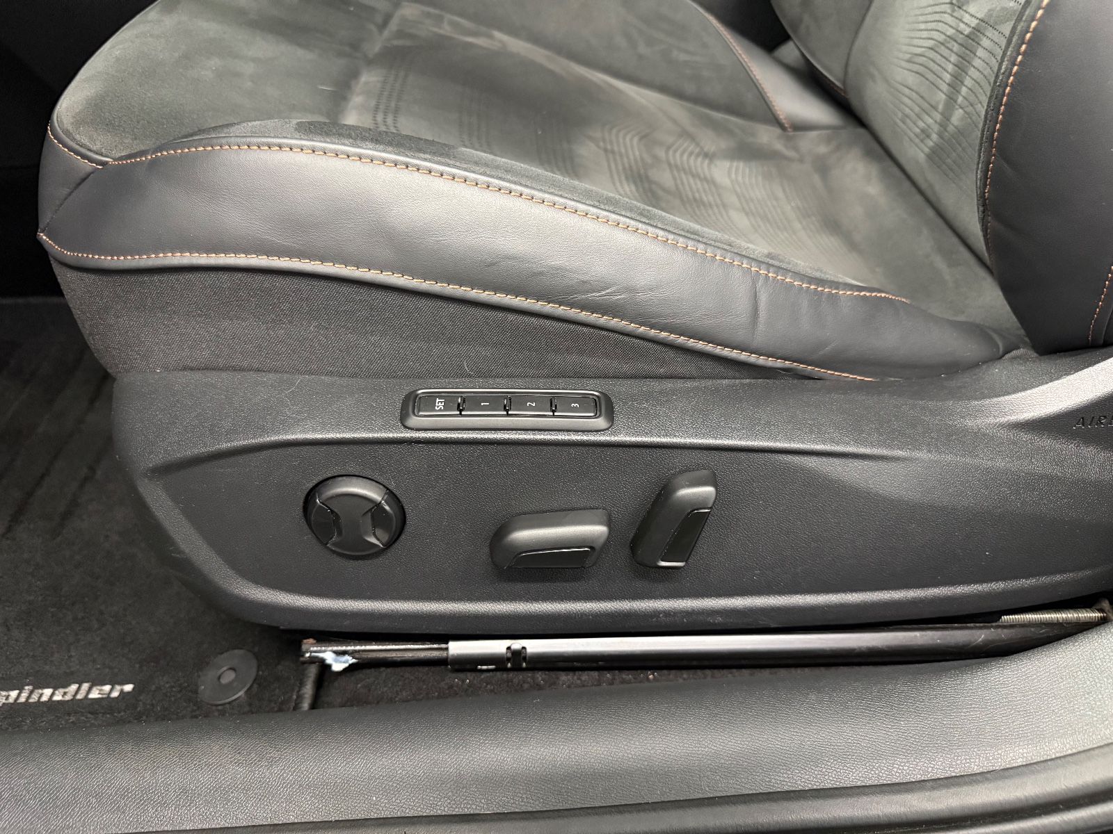 Cupra Formentor 2.0 TSI VZ AHK ACC Virtu 360° Pano LED