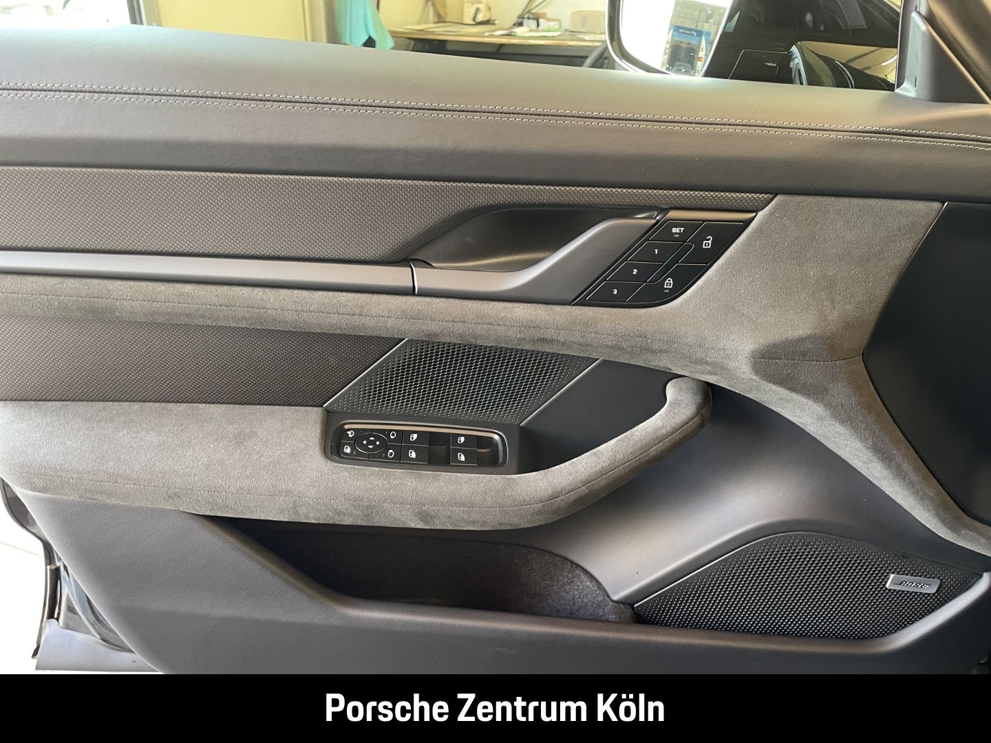 Porsche Taycan GTS Sport Turismo HA-Lenkung InnoDrive