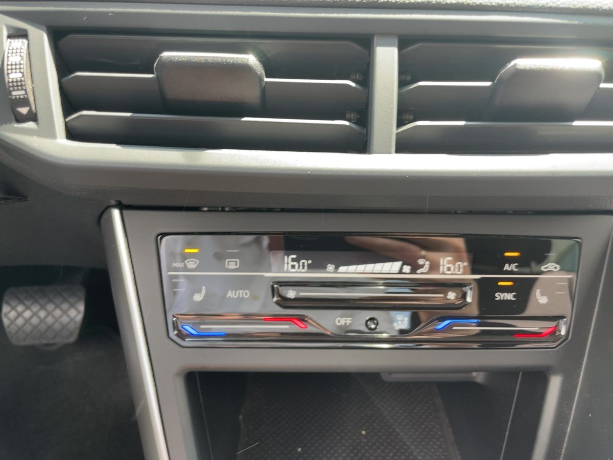 Volkswagen Taigo 1.5 TSI Life Black - Samsaru's Car Outlet