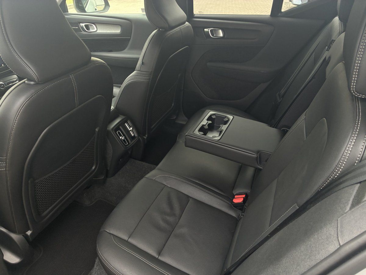 Volvo XC40 B3 Plus Dark 8-Fach Aktionspreis