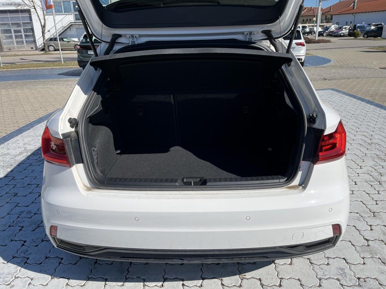 Audi A1 Sportback 1,0 TFSI Advanced S-Tronic - Samsaru's Car Outlet