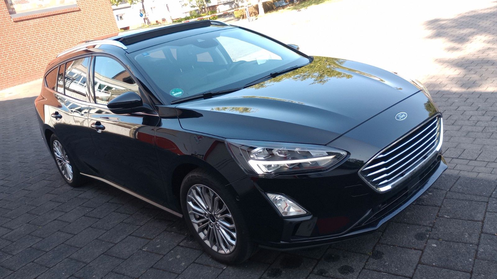 Ford Focus Kombi 1.HD Auto - Samsaru's Car Outlet